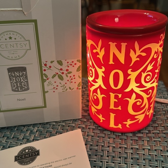 Scentsy "Noel" Red and White Retired Wax Warmer With Box - Christmas - Picture 2 of 5